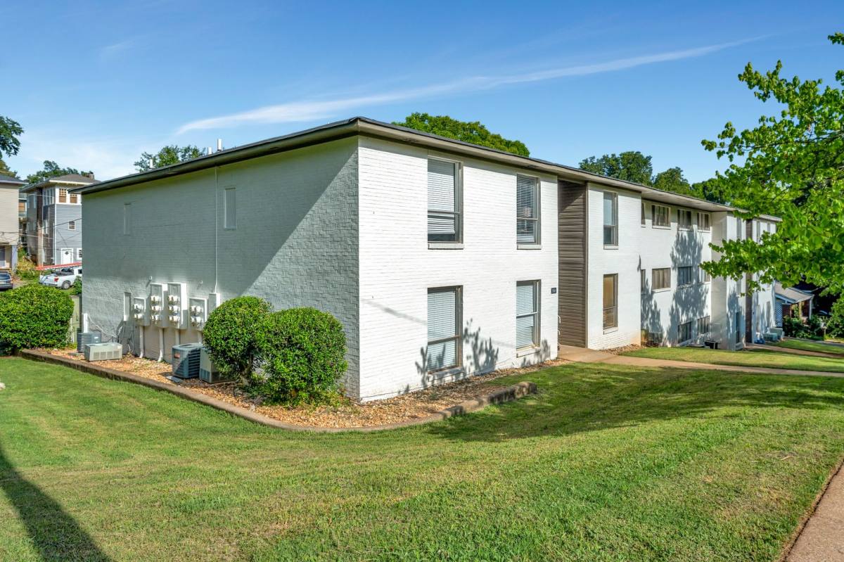 Townhouse for rent at 1640-1644 12th St S, Birmingham, AL 35205