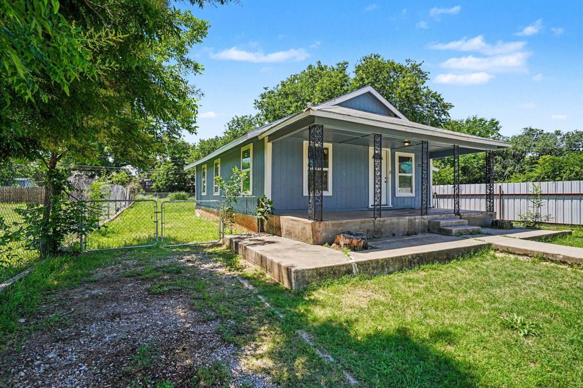 House for rent at 1321 34th St, Wichita Falls, TX 76302