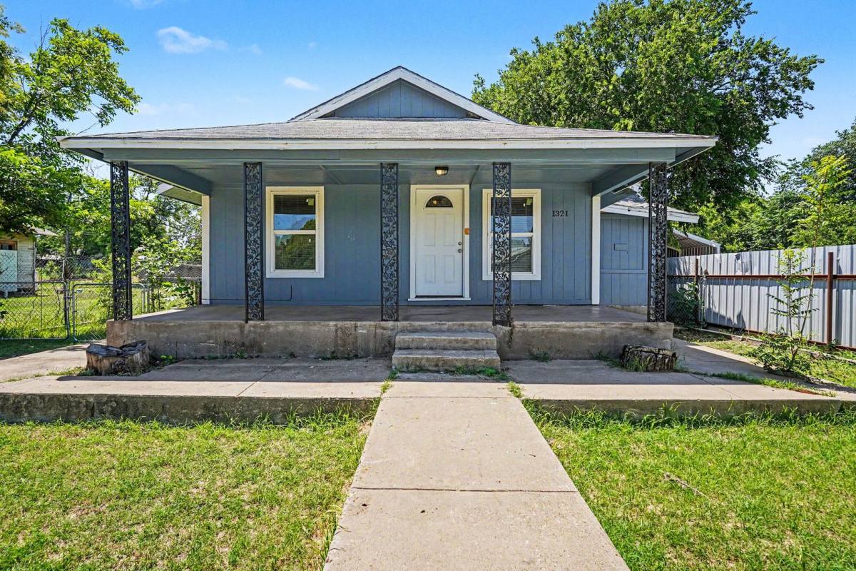 House for rent at 1321 34th St, Wichita Falls, TX 76302