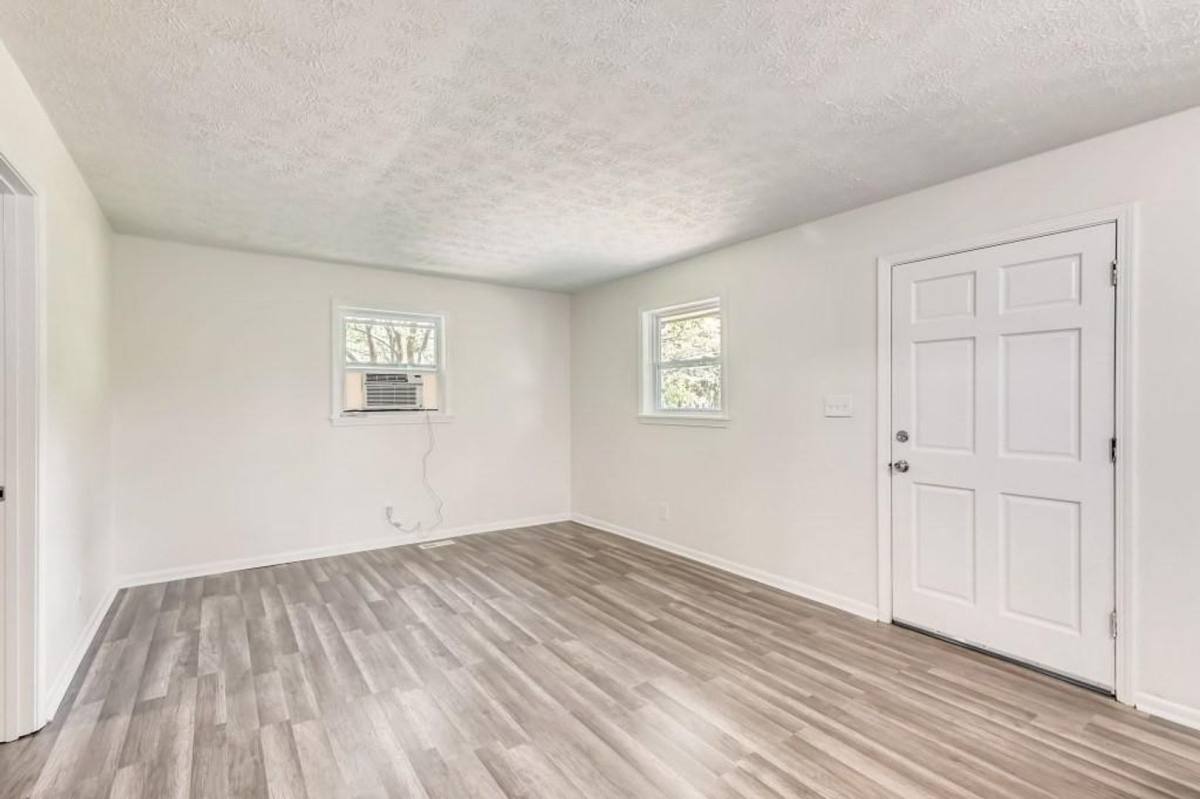 Apartment for rent at 266 Hurt Dr, Smyrna, GA 30082