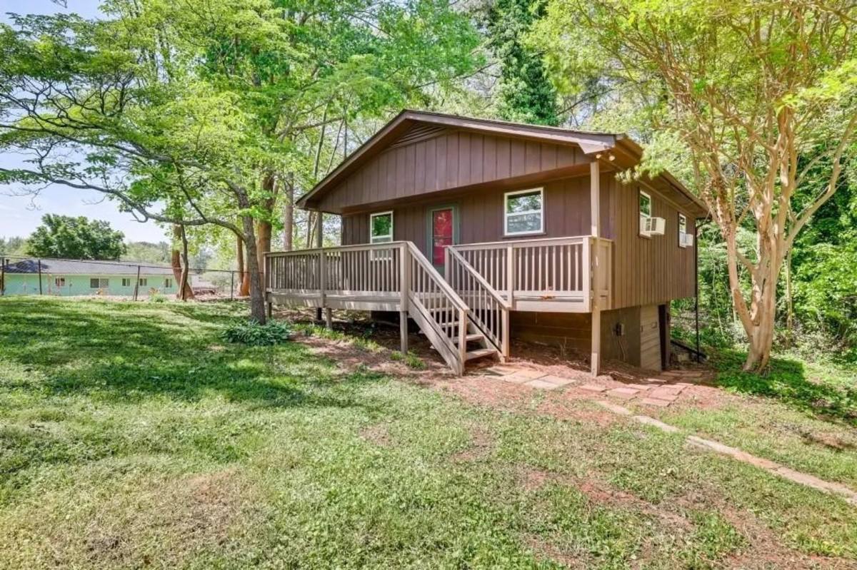 Apartment for rent at 266 Hurt Dr, Smyrna, GA 30082