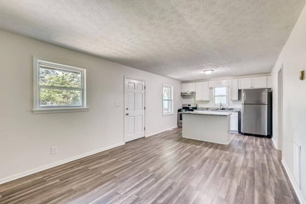 Apartment for rent at 266 Hurt Dr, Smyrna, GA 30082