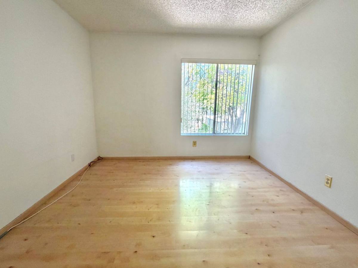 Condo for rent at 5700 Etiwanda #248, Tarzana, CA 91356