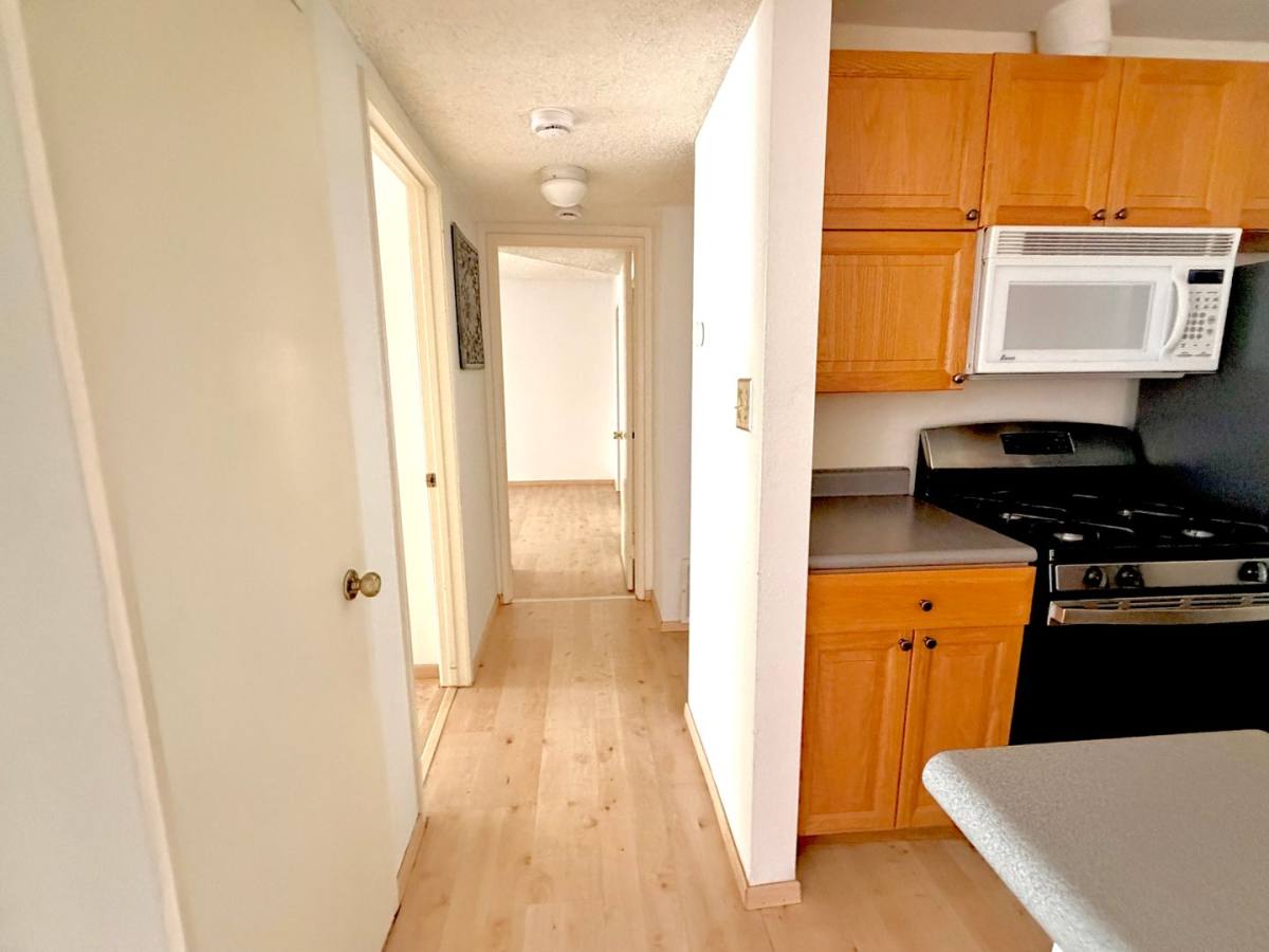 Condo for rent at 5700 Etiwanda #248, Tarzana, CA 91356