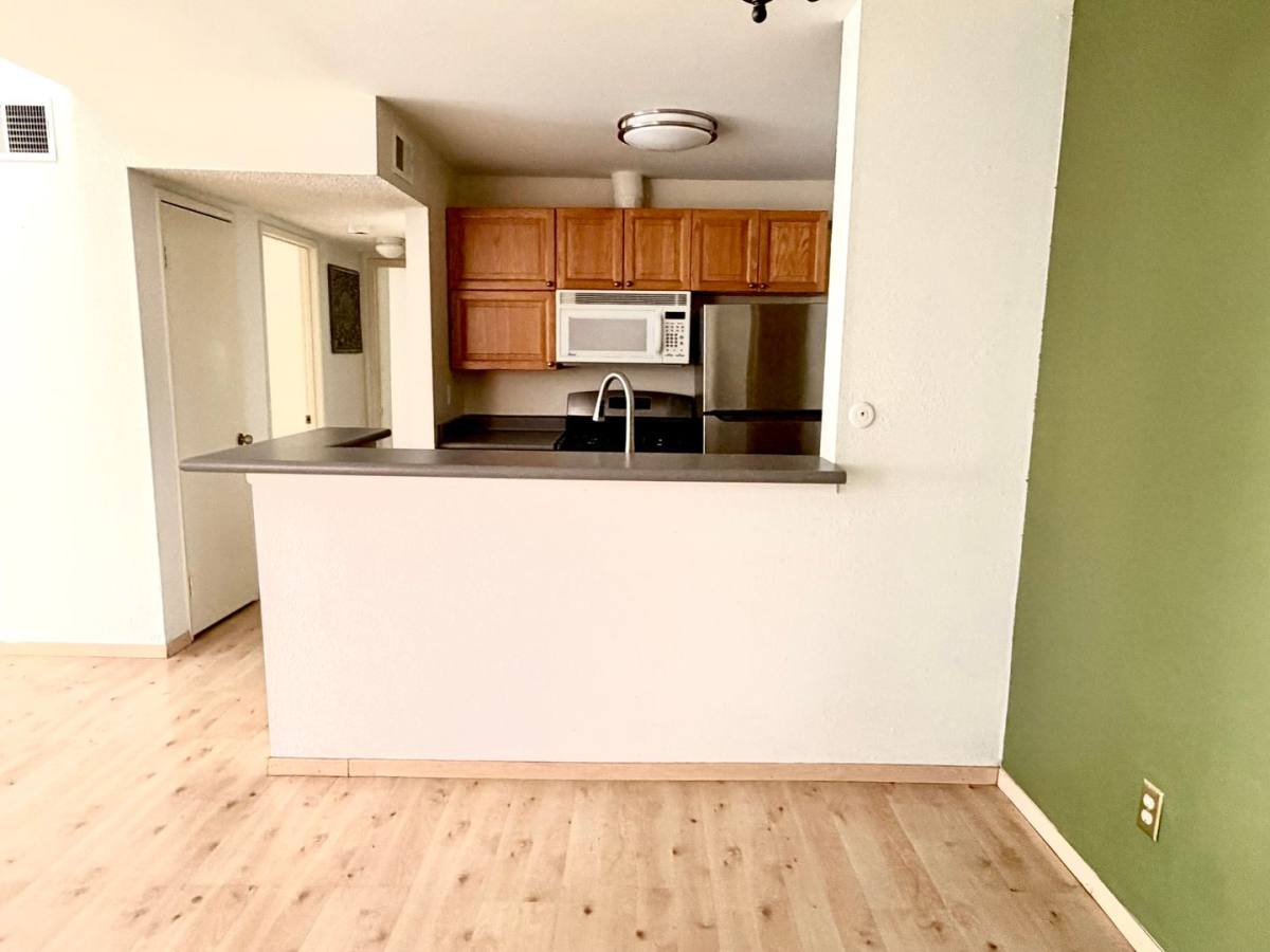 Condo for rent at 5700 Etiwanda #248, Tarzana, CA 91356