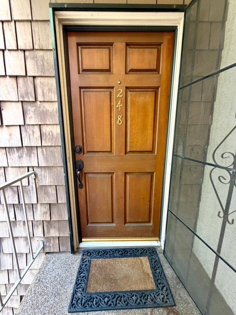 Condo for rent at 5700 Etiwanda #248, Tarzana, CA 91356