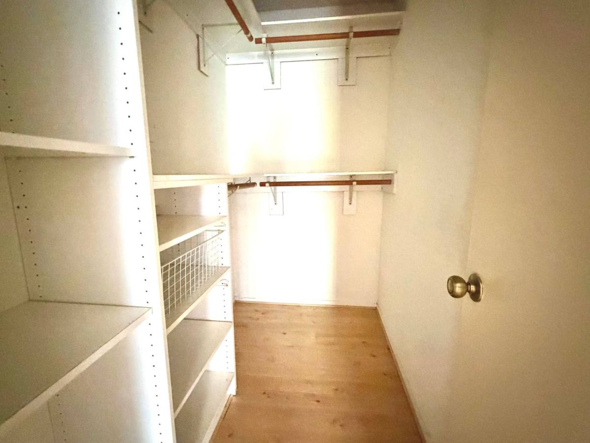 Condo for rent at 5700 Etiwanda #248, Tarzana, CA 91356
