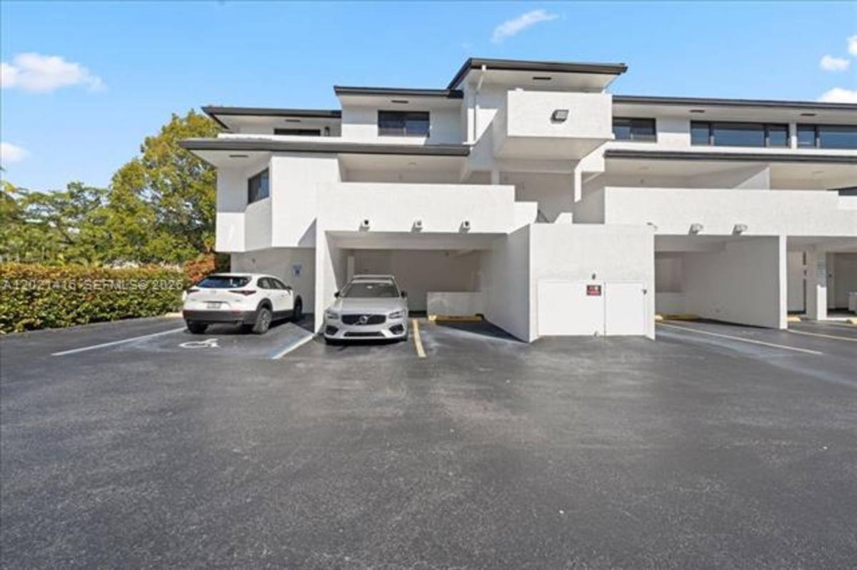 Townhouse for rent at 5750 Turin St, Miami, FL 33146