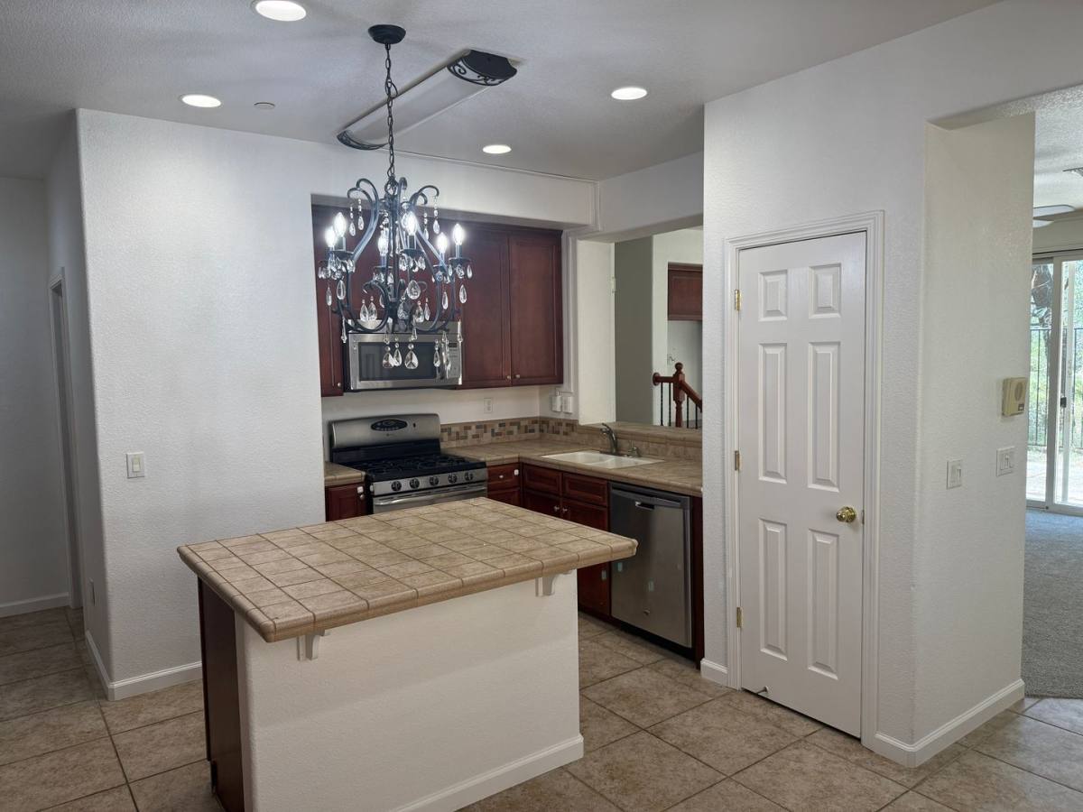 Condo for rent at 1402 Ferry Circle, Folsom, CA 95630