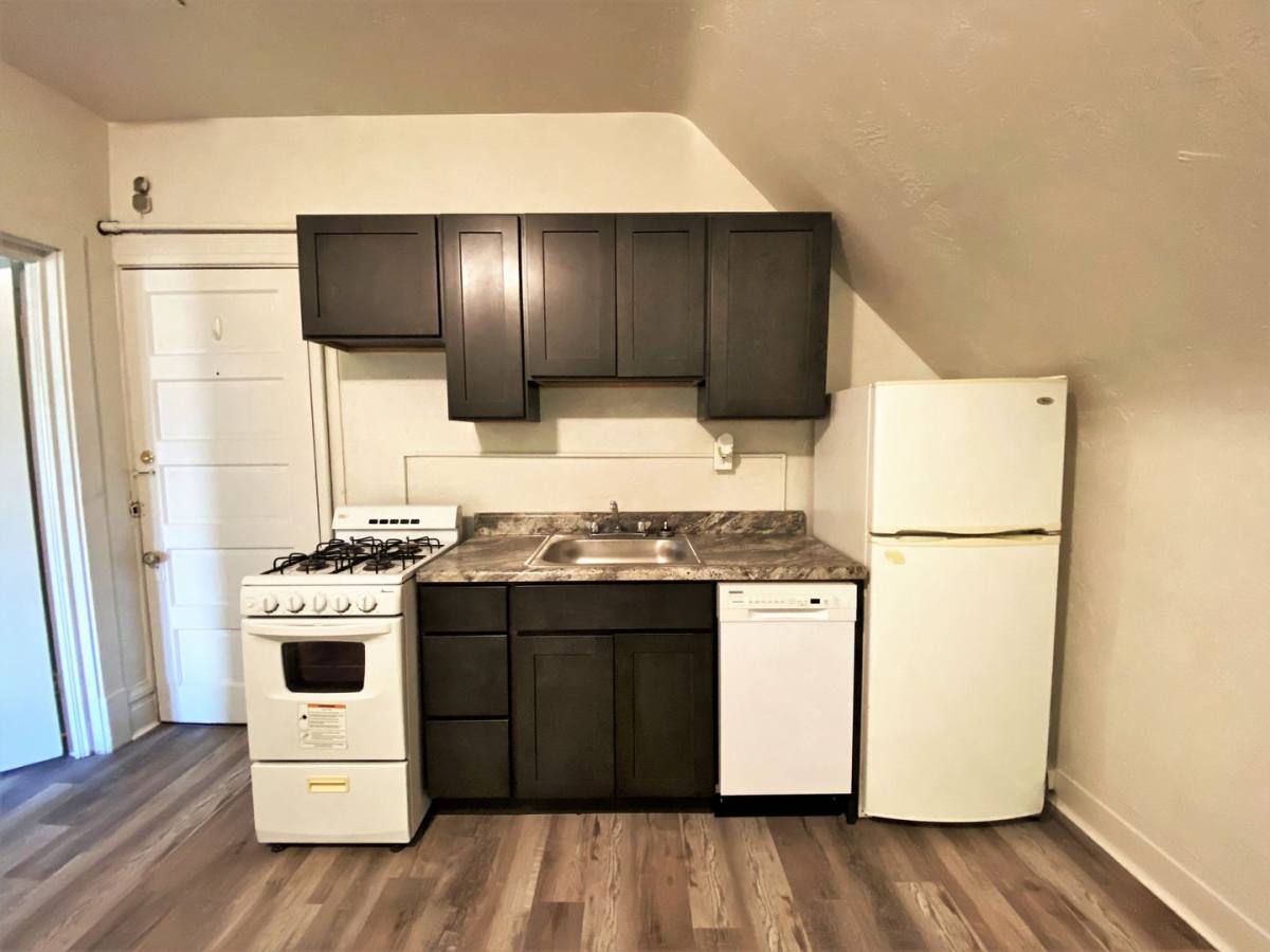 Townhouse for rent at 438 S Graham St, Pittsburgh, PA 15232