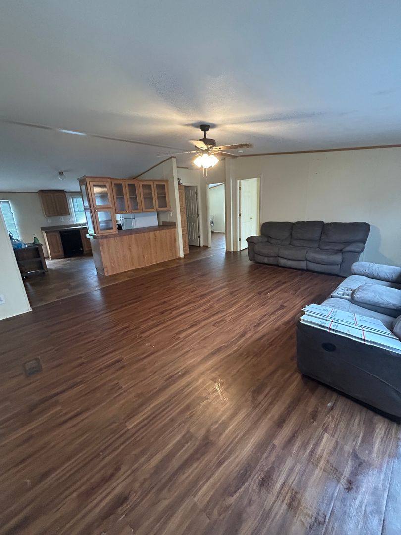 House for rent at 127 Alyene Dr, Stilwell, OK 74960