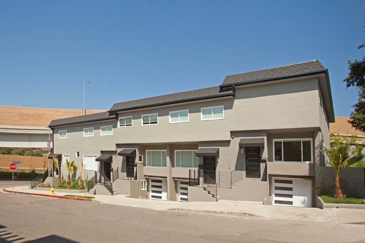 Apartment for rent at 136 Bronwood Ave, Los Angeles, CA 90049