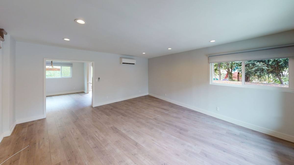 Apartment for rent at 136 Bronwood Ave, Los Angeles, CA 90049