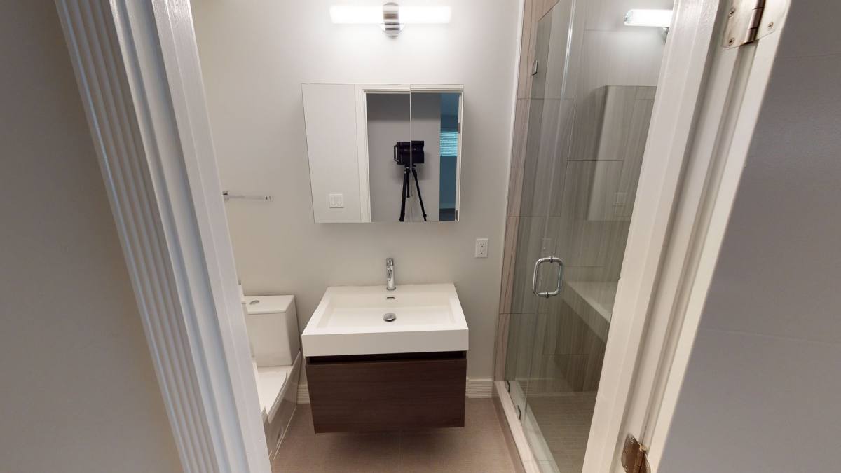 Apartment for rent at 136 Bronwood Ave, Los Angeles, CA 90049