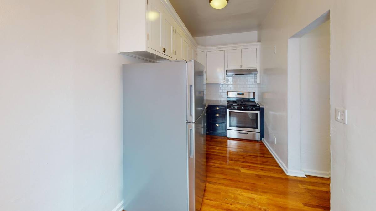 Apartment for rent at 715 S St Andrews Place, Los Angeles, CA 90005