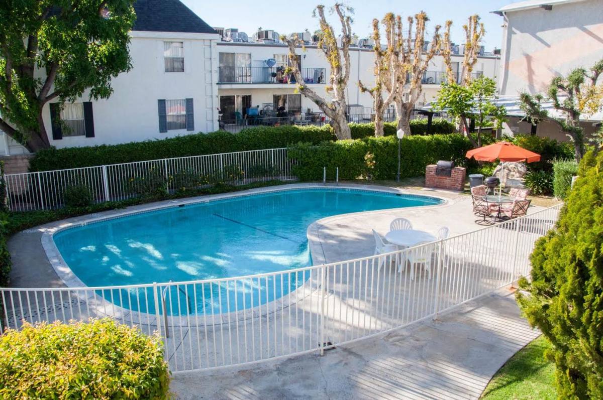 Apartment for rent at 20251 Sherman Way, Winnetka, CA 91306