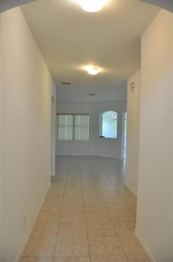 House for rent at 19496 S Whitewater Ave, Fort Lauderdale, FL 33332