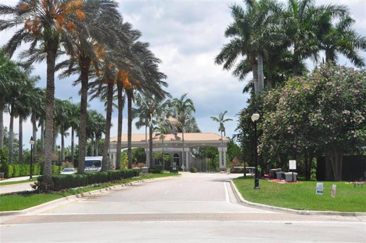 House for rent at 19496 S Whitewater Ave, Fort Lauderdale, FL 33332