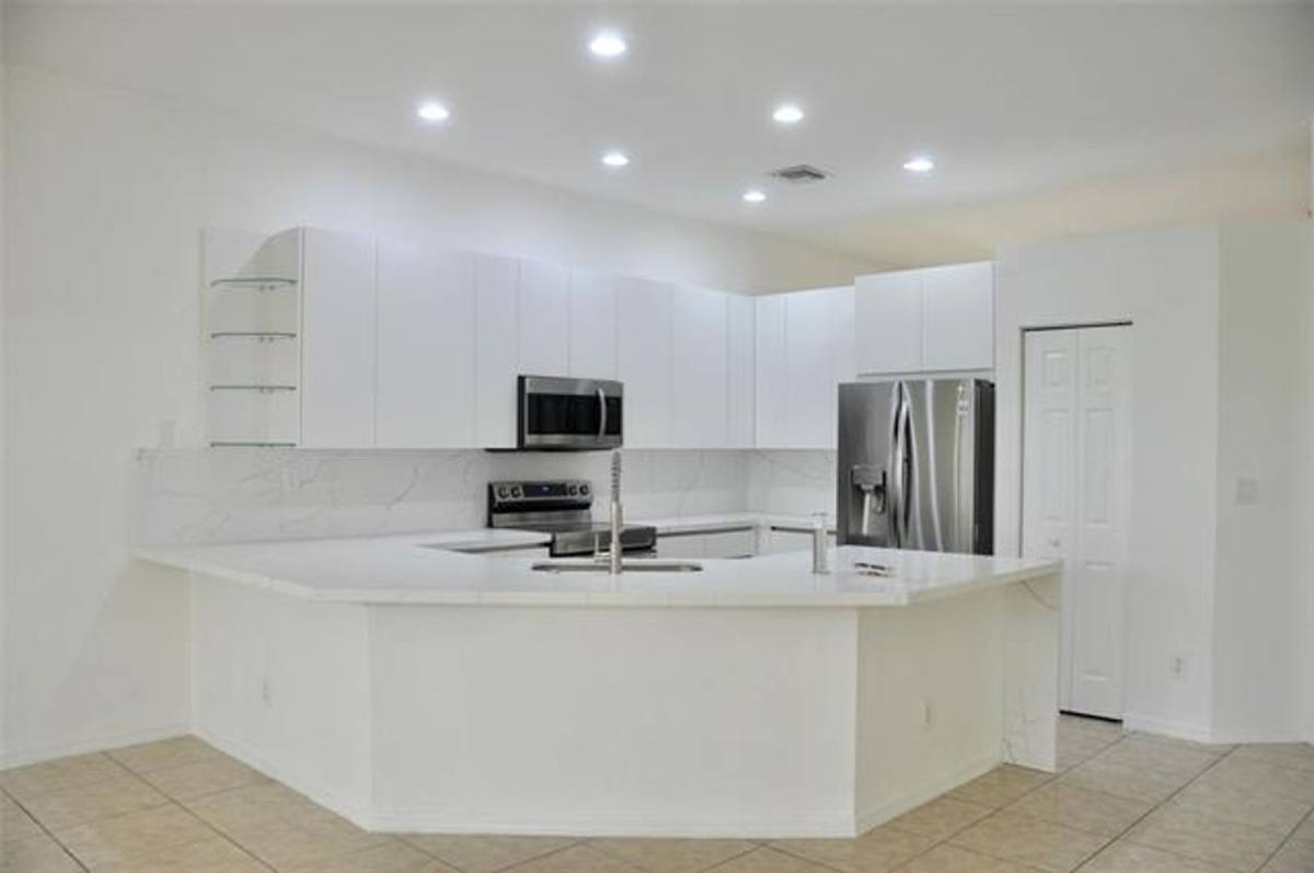 House for rent at 19496 S Whitewater Ave, Fort Lauderdale, FL 33332