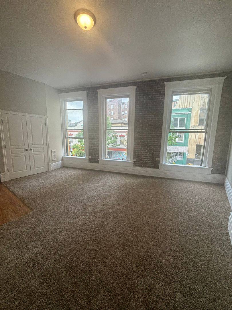 Apartment for rent at 753-755 St Helens, Tacoma, WA 98402