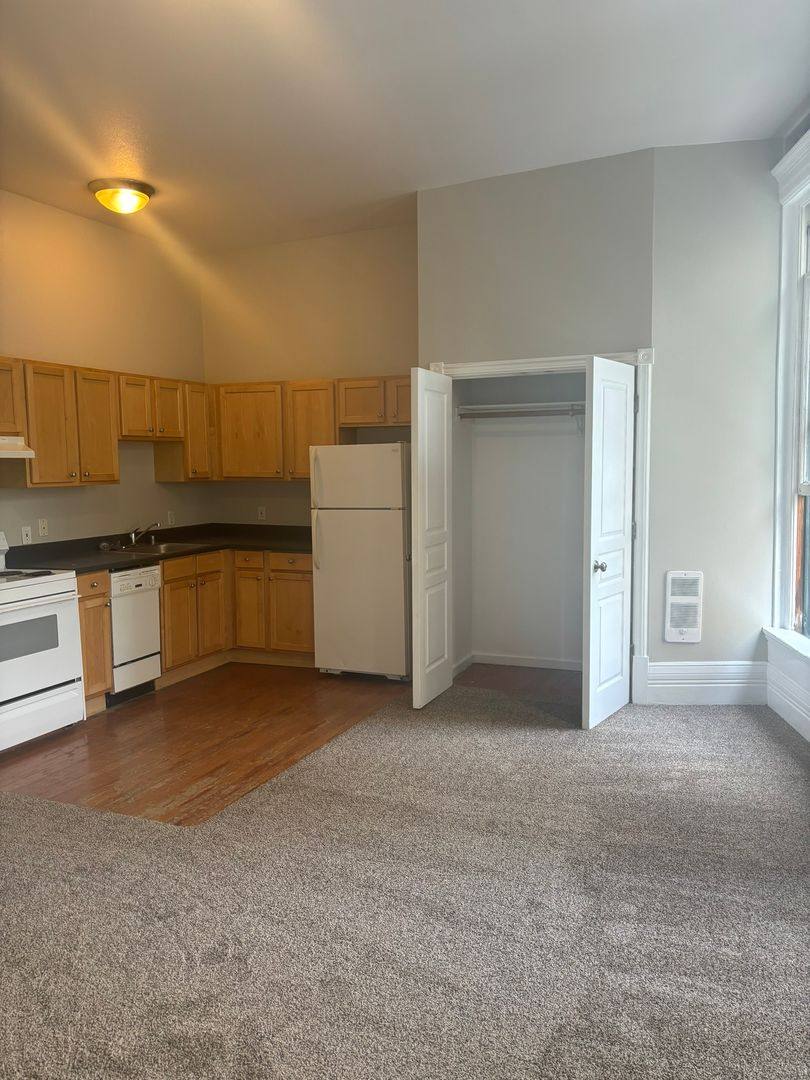Apartment for rent at 753-755 St Helens, Tacoma, WA 98402