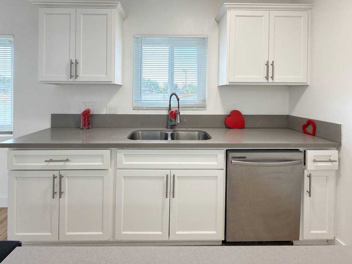 Apartment for rent at 122 E 55th St, Long Beach, CA 90805