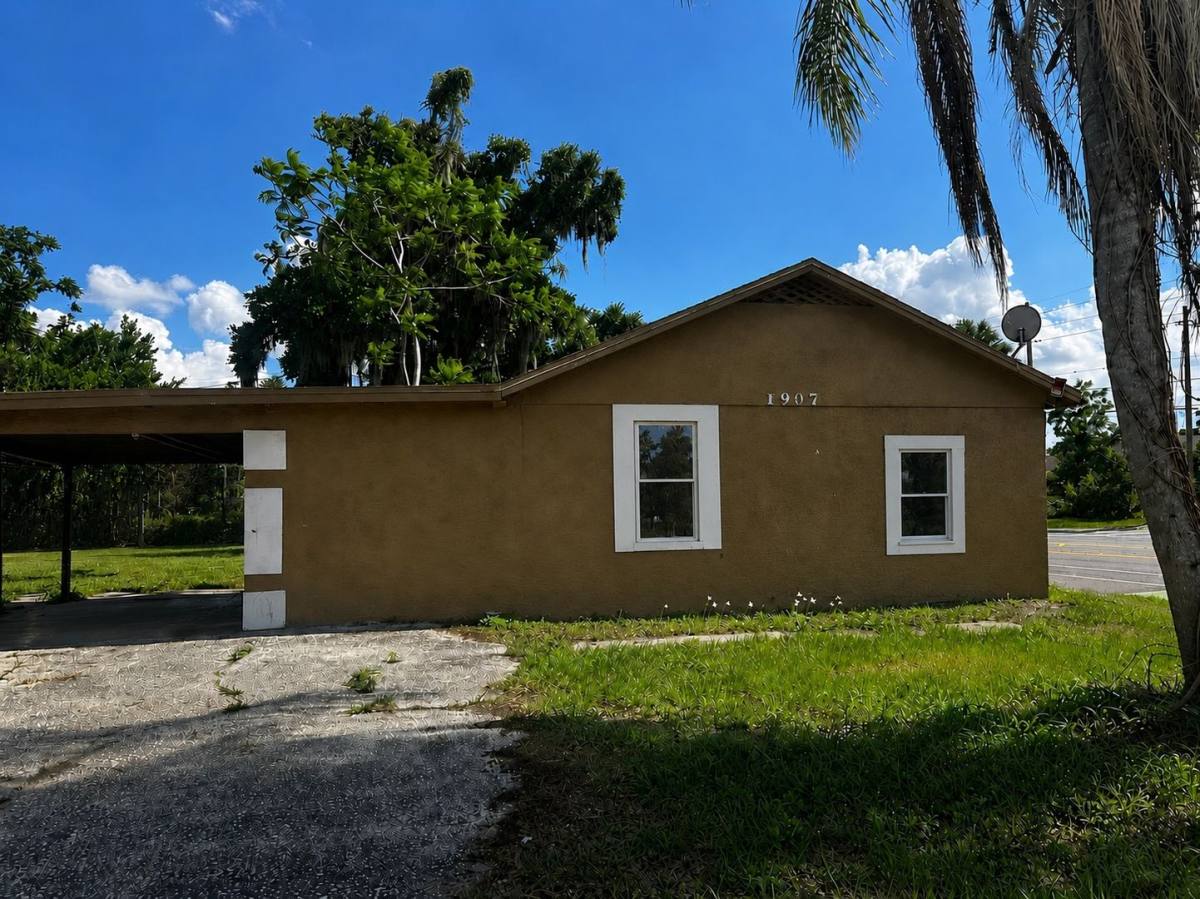 House for rent at 1907 S Rio Grande Ave, Orlando, FL 32805