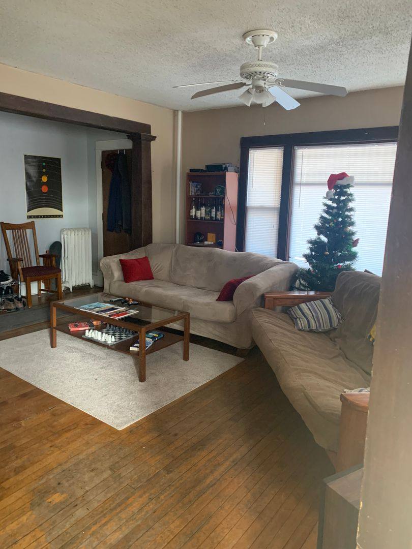 Apartment for rent at 816-818 University Ave SE, Minneapolis, MN 55414