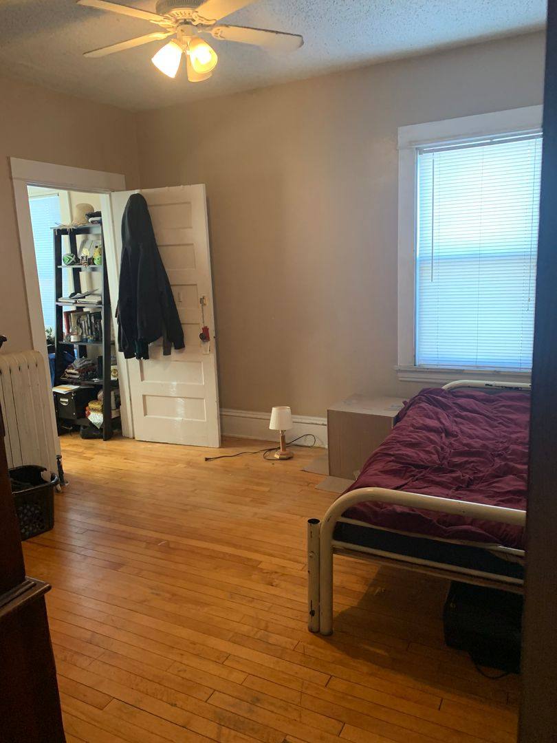 Apartment for rent at 816-818 University Ave SE, Minneapolis, MN 55414