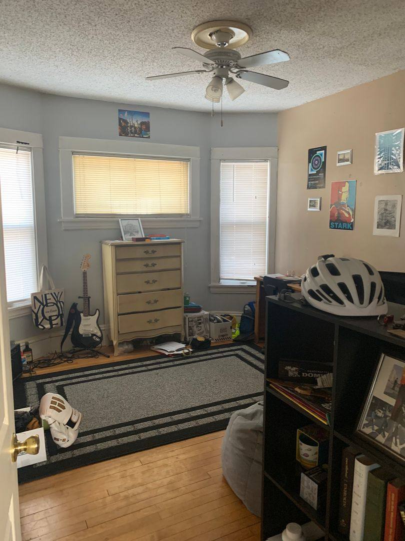 Apartment for rent at 816-818 University Ave SE, Minneapolis, MN 55414