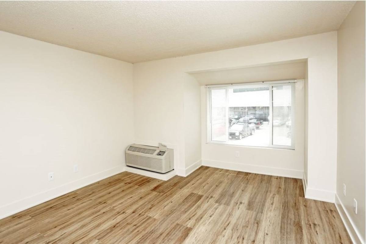 Apartment for rent at 200 Grand Ave, Des Moines, IA 50309