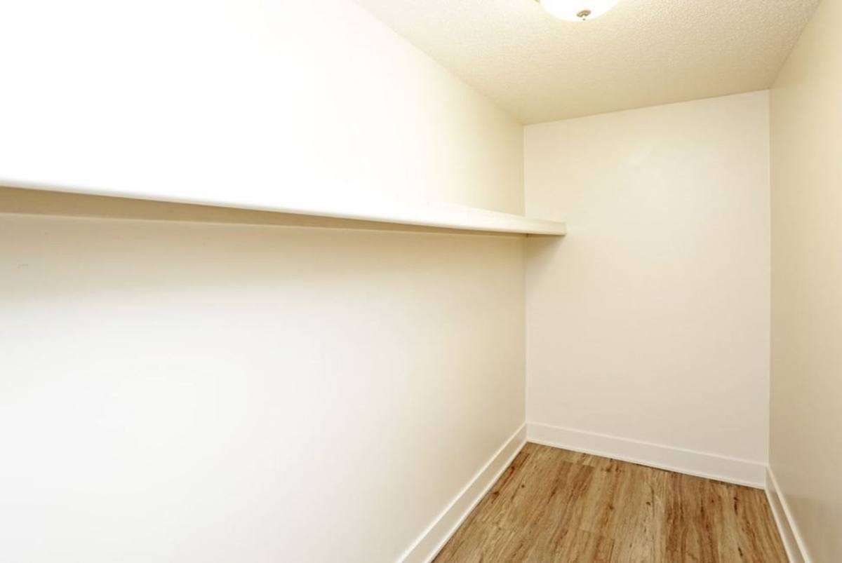 Apartment for rent at 200 Grand Ave, Des Moines, IA 50309