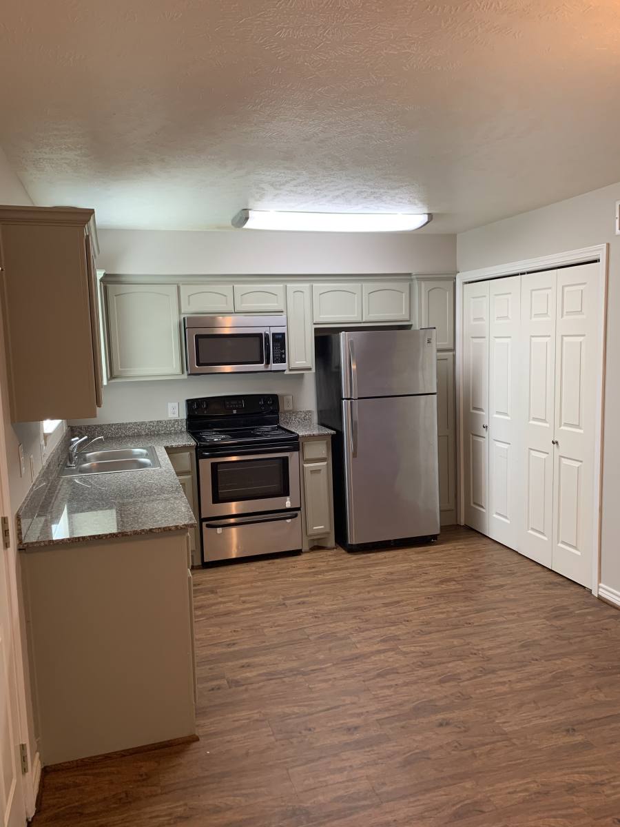 Apartment for rent at 2719 Ave H, Nederland, TX 77627