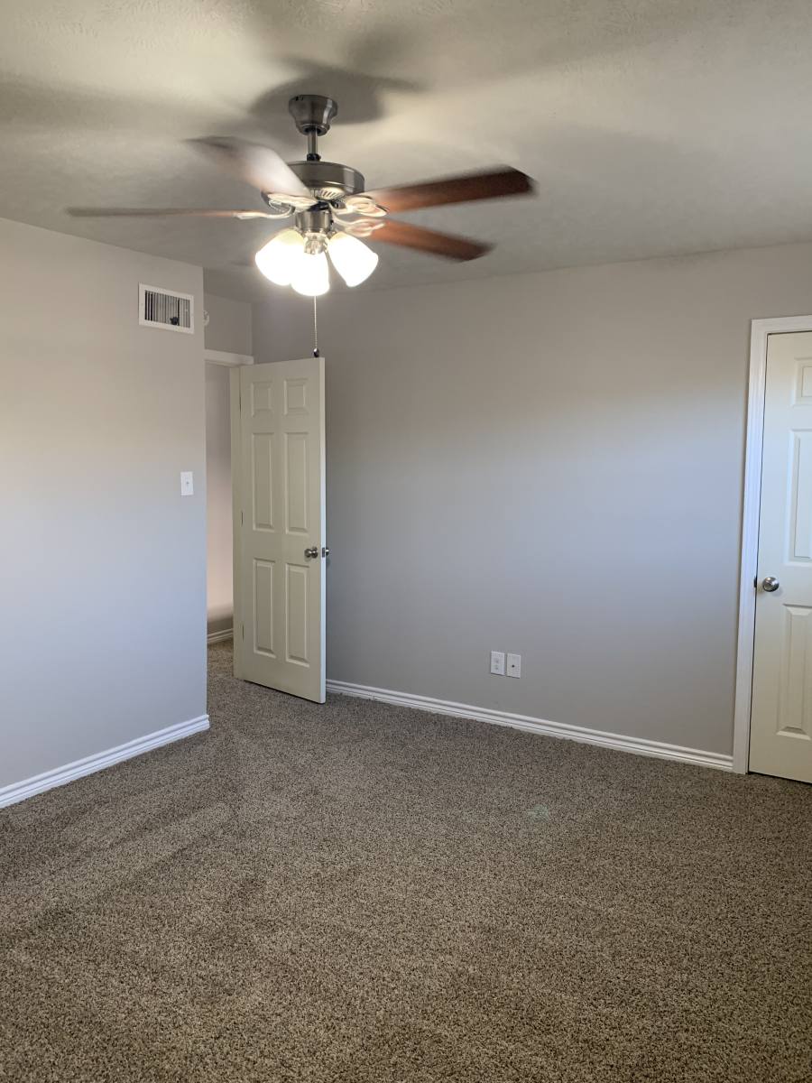 Apartment for rent at 2719 Ave H, Nederland, TX 77627