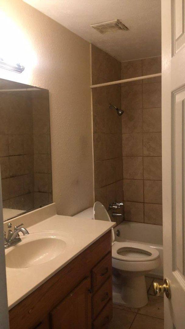 Apartment for rent at 1124 Menlo Dr, Columbia, SC 29210