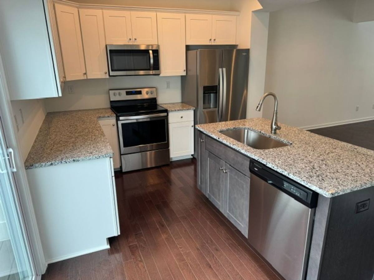 Townhouse for rent at 221 Faulk Dr, Warrendale, PA 15086