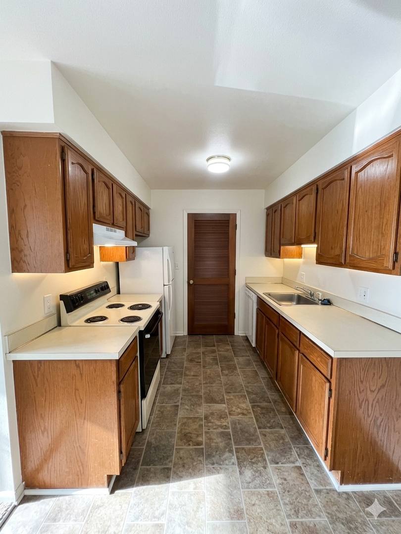 Apartment for rent at 18600 E 14 Mile Rd, Fraser, MI 48026