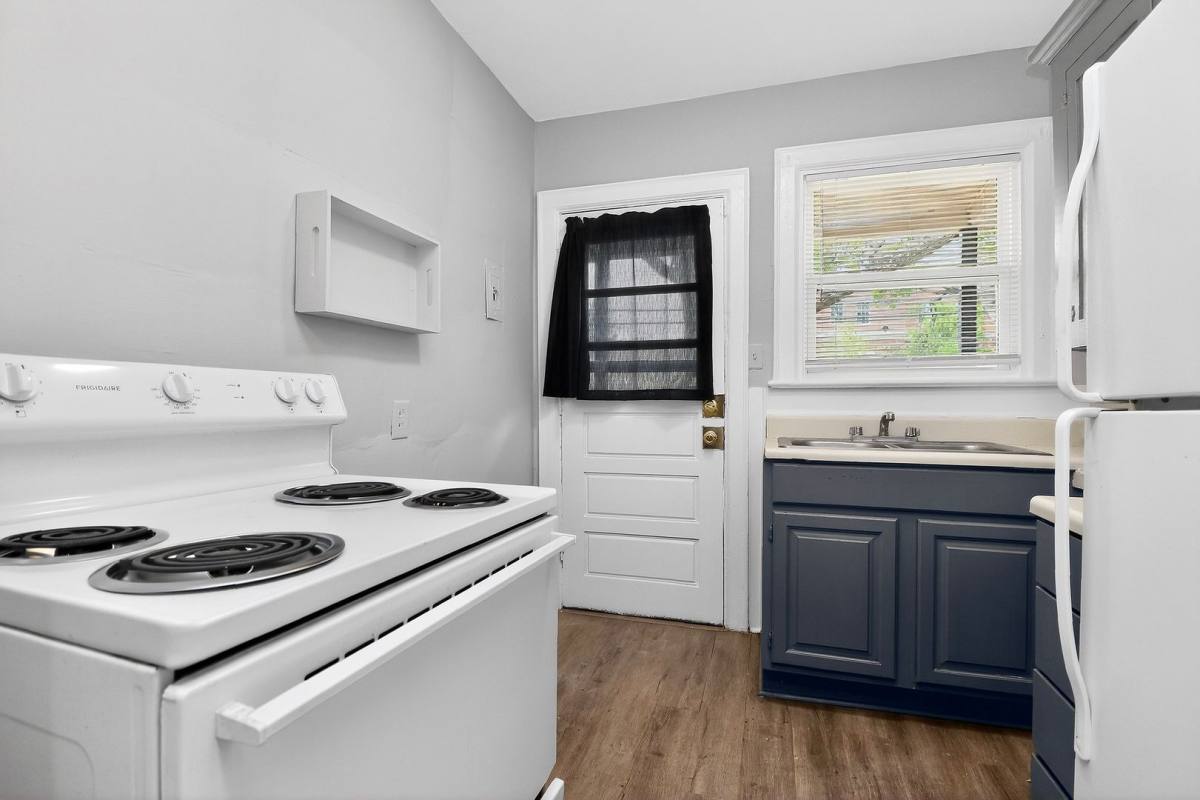 Apartment for rent at 1418-4 Park Dr, Charlotte, NC 28204
