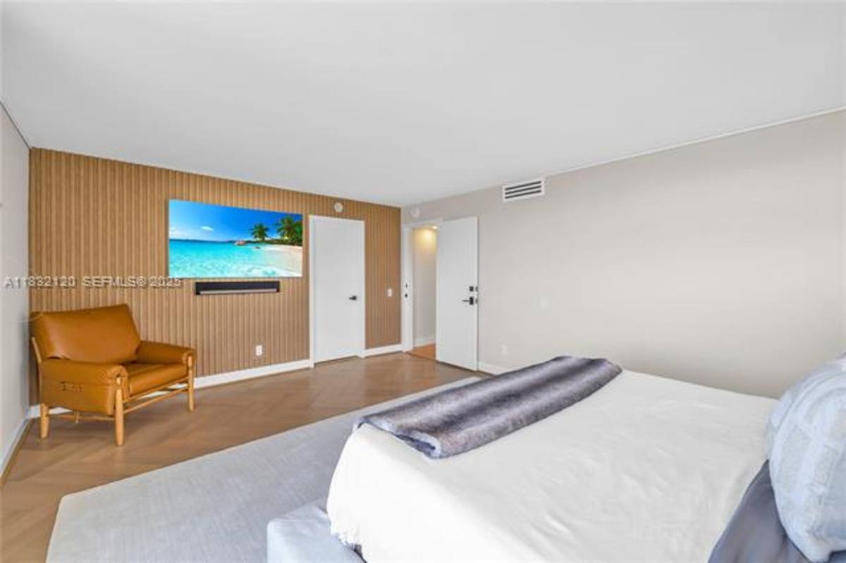 Condo for rent at 615 Ocean Dr, Key Biscayne, FL 33149