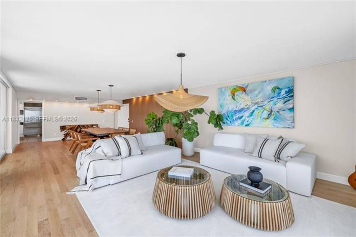 Condo for rent at 615 Ocean Dr, Key Biscayne, FL 33149