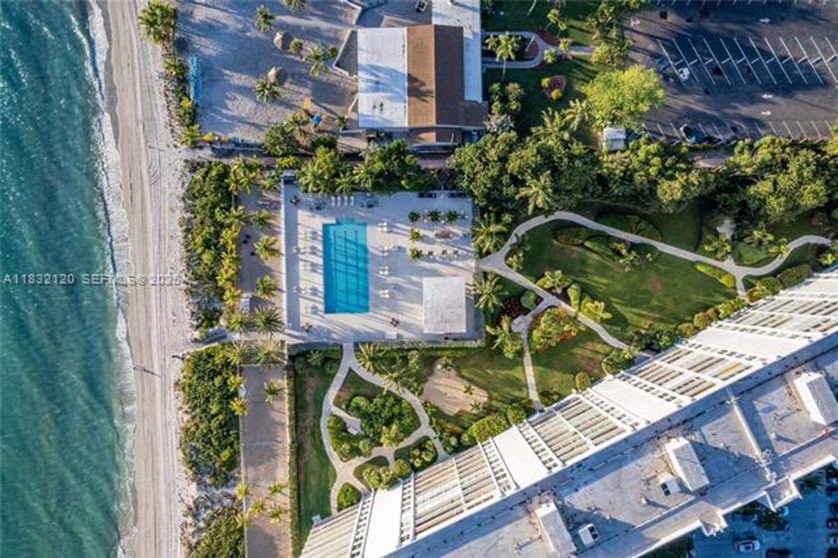 Condo for rent at 615 Ocean Dr, Key Biscayne, FL 33149