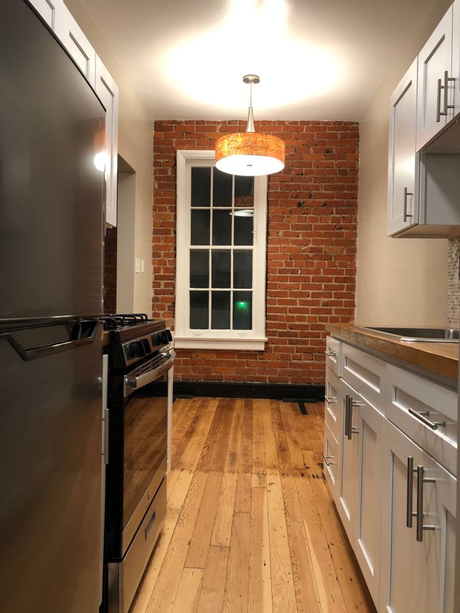 Apartment for rent at 427 S Mariposa Ave, Los Angeles, CA 90020