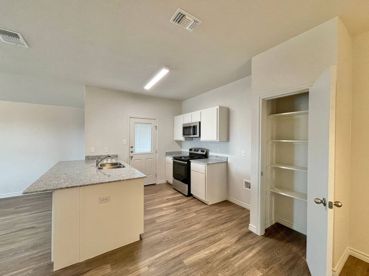 Townhouse for rent at 1806 Clovis Dr, Copperas Cove, TX 76522