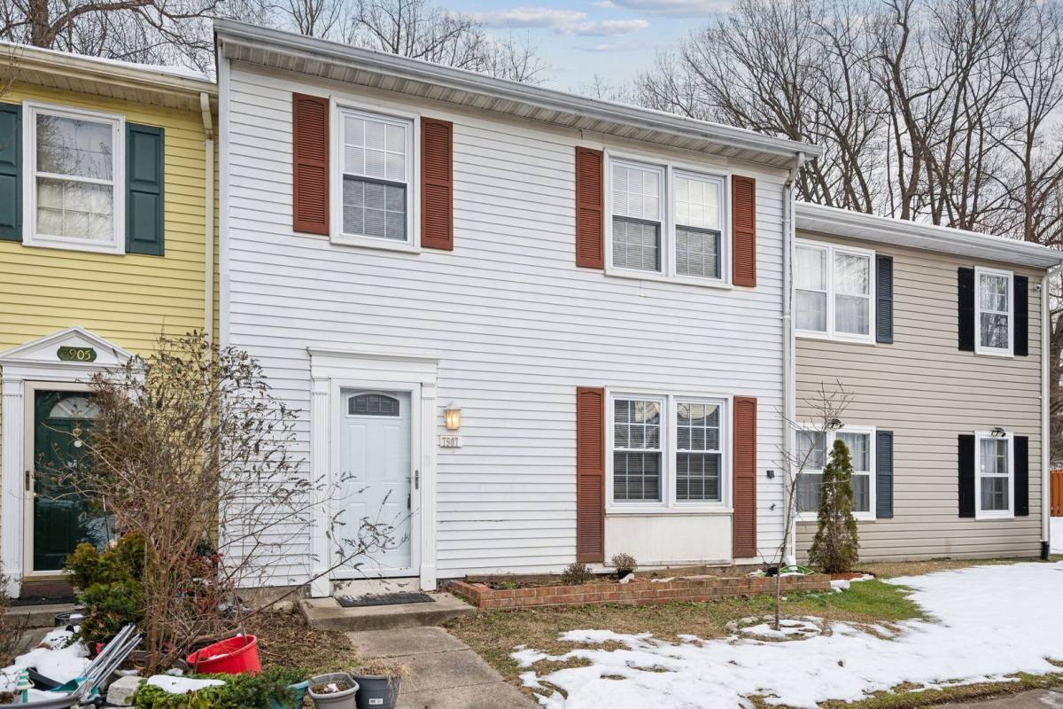 Townhouse for rent at 7907 Timarand Court, Lorton, VA 22079