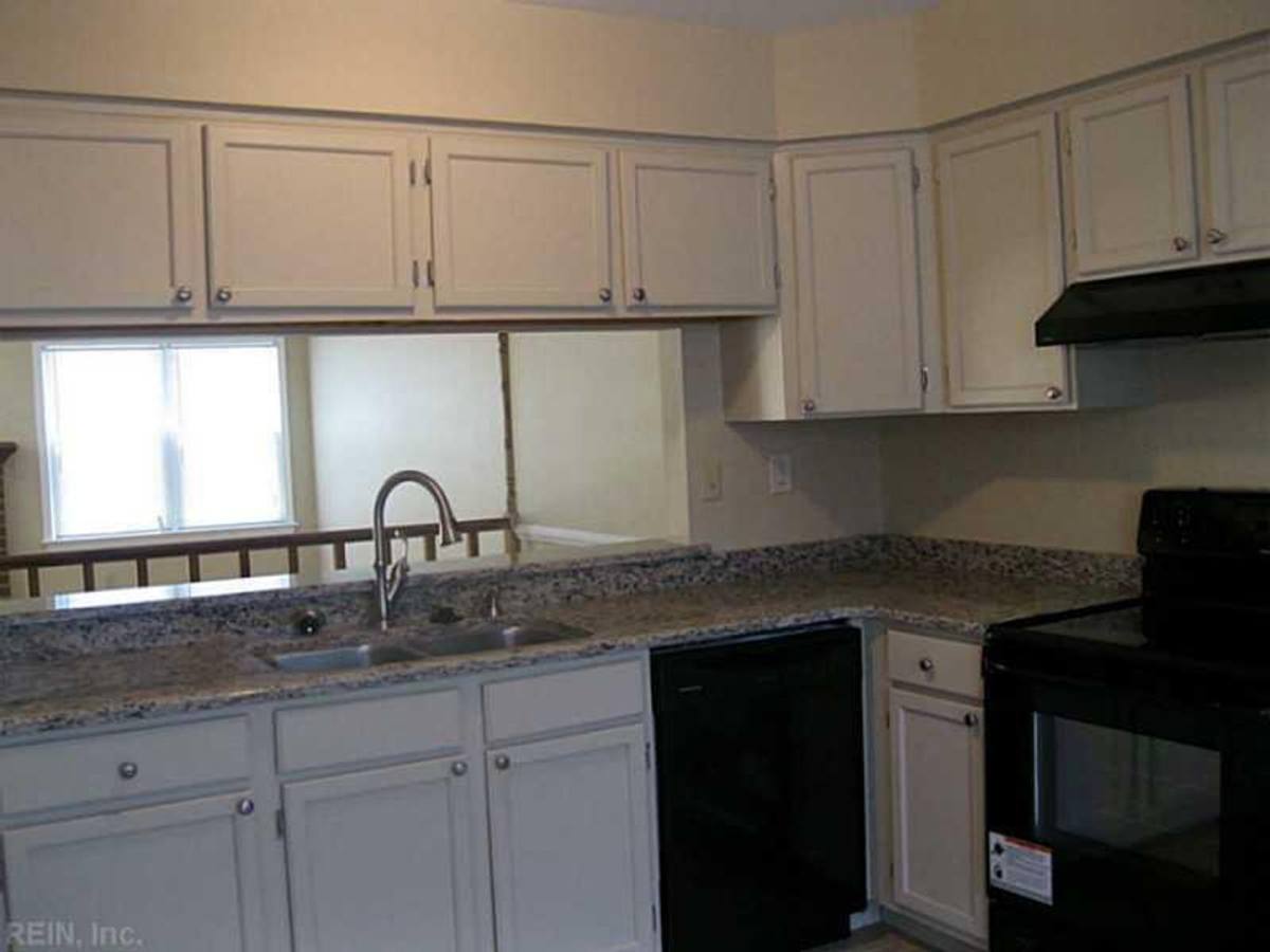 Townhouse for rent at 1355 Battleford Dr, Virginia Beach, VA 23464
