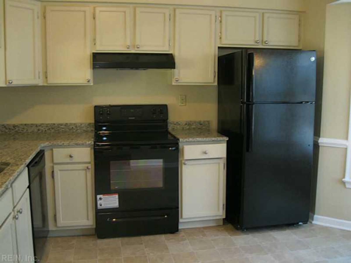 Townhouse for rent at 1355 Battleford Dr, Virginia Beach, VA 23464