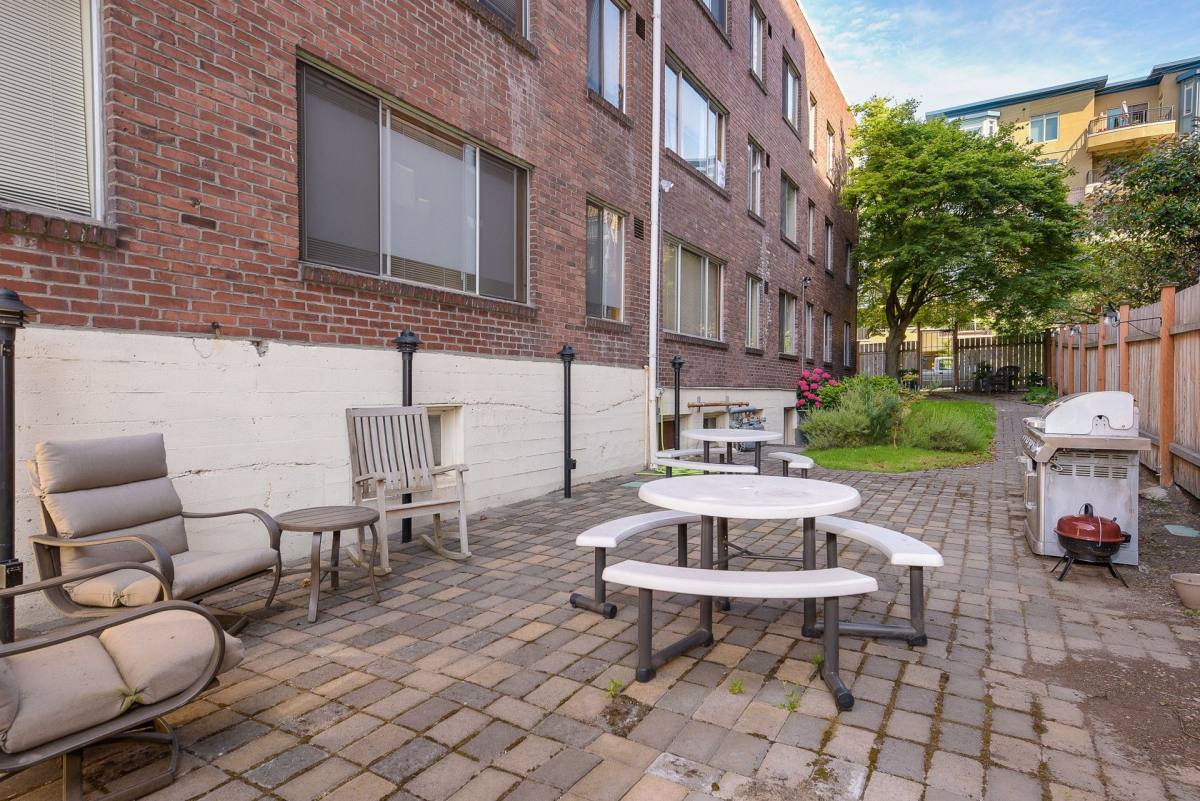 Apartment for rent at 21 W Lee St, Seattle, WA 98119