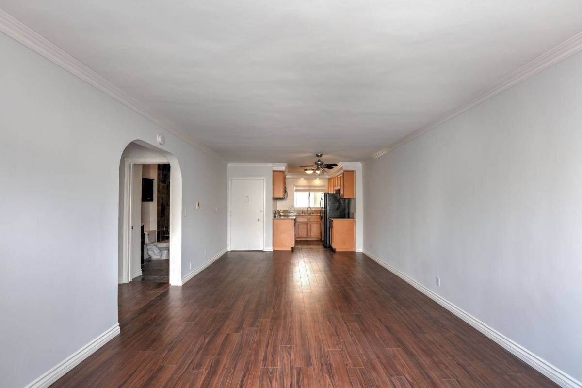 Apartment for rent at 1030 N Orange Grove Ave, Los Angeles, CA 90046