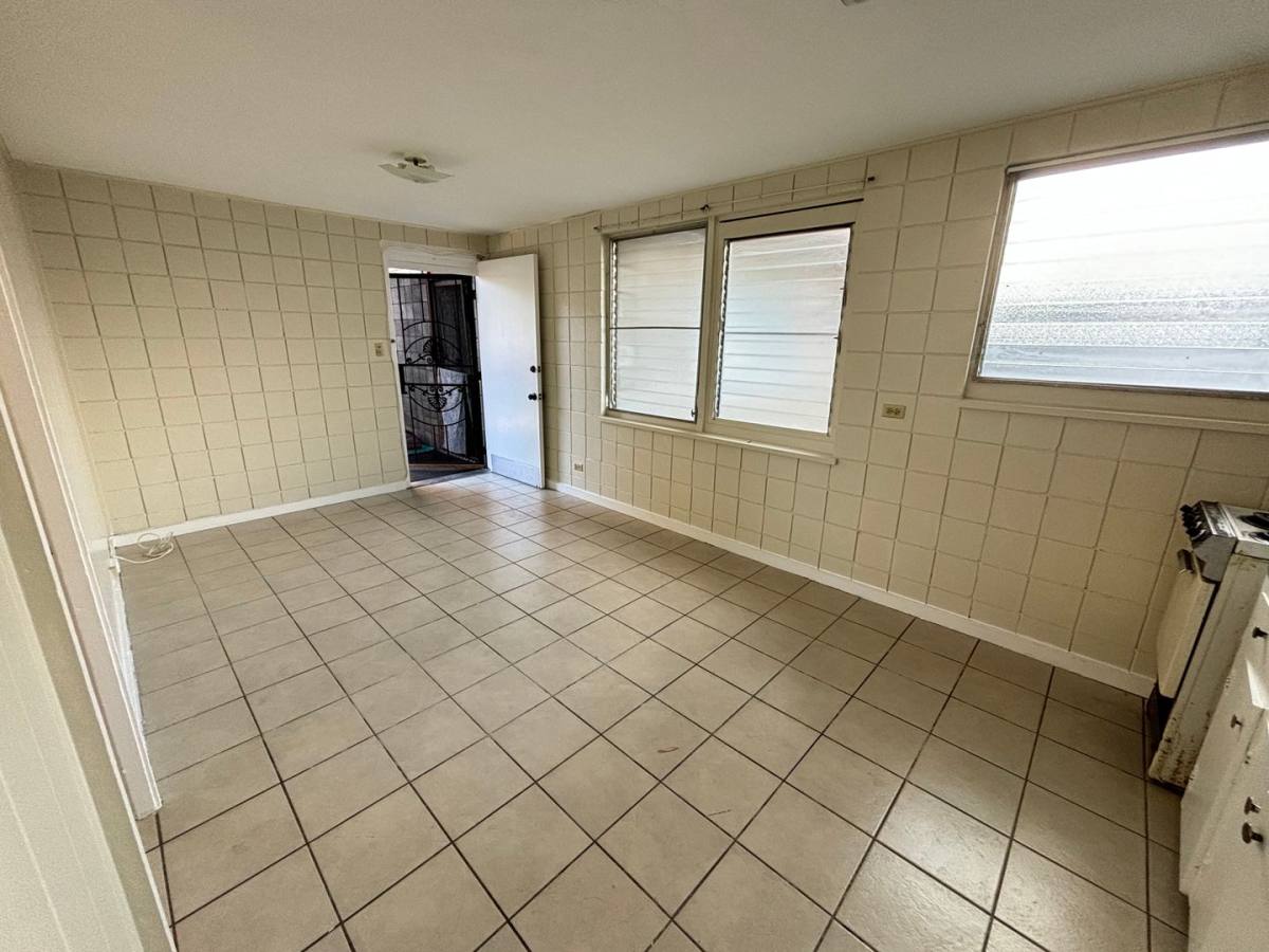 Apartment for rent at 2550E Date St, Honolulu, HI 96826