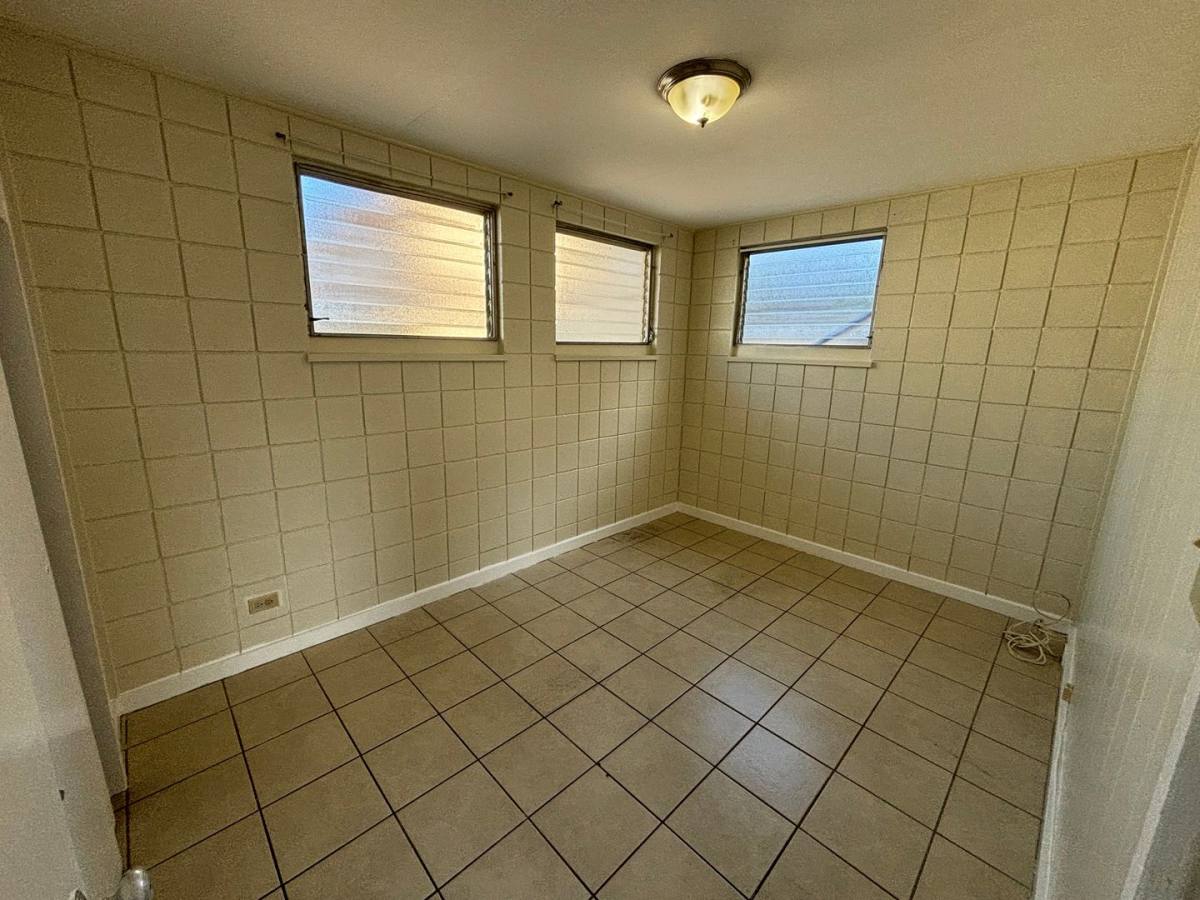 Apartment for rent at 2550E Date St, Honolulu, HI 96826